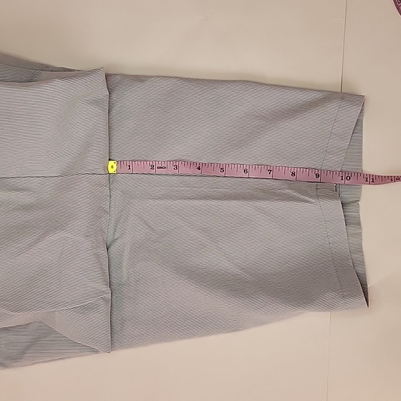 Old Navy  Stripe Ultimate Slim Fit Built In Flex Shorts/ 29. - Picture 7 of 9